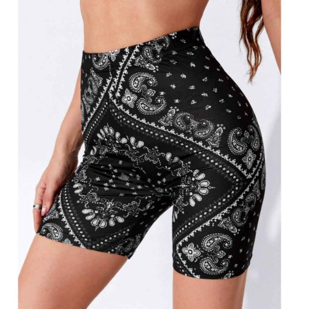 Black Bandana Paisley Biker Shorts Size 4 size 6 - Picture 3 of 4